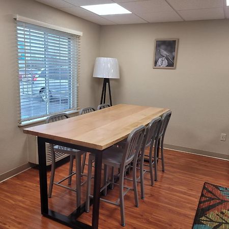WoodSpring Suites Louisville Clarksville Extérieur photo